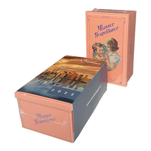 Manner Neapolitain wafers in 1898 Nostalgia Box – Classic with carton coat broadly