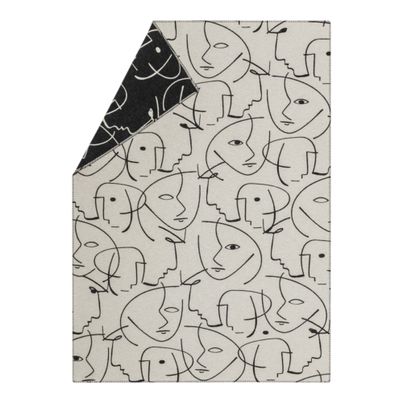 Leichte Kuscheldecke Gesichter Farbe Rohweiß 140x200cm von David Fussenegger